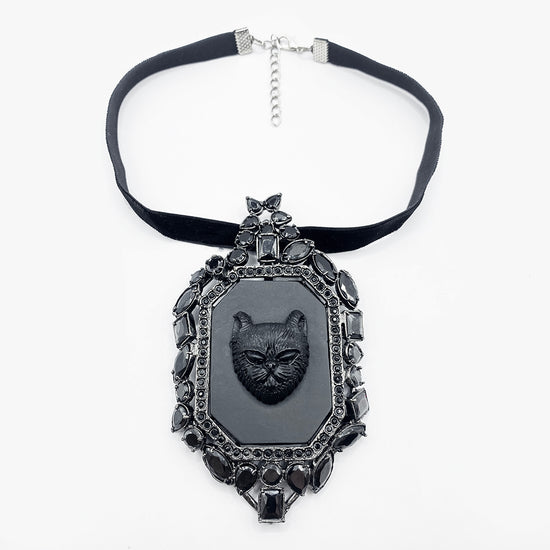 THE ROYAL CAT NECKLACE