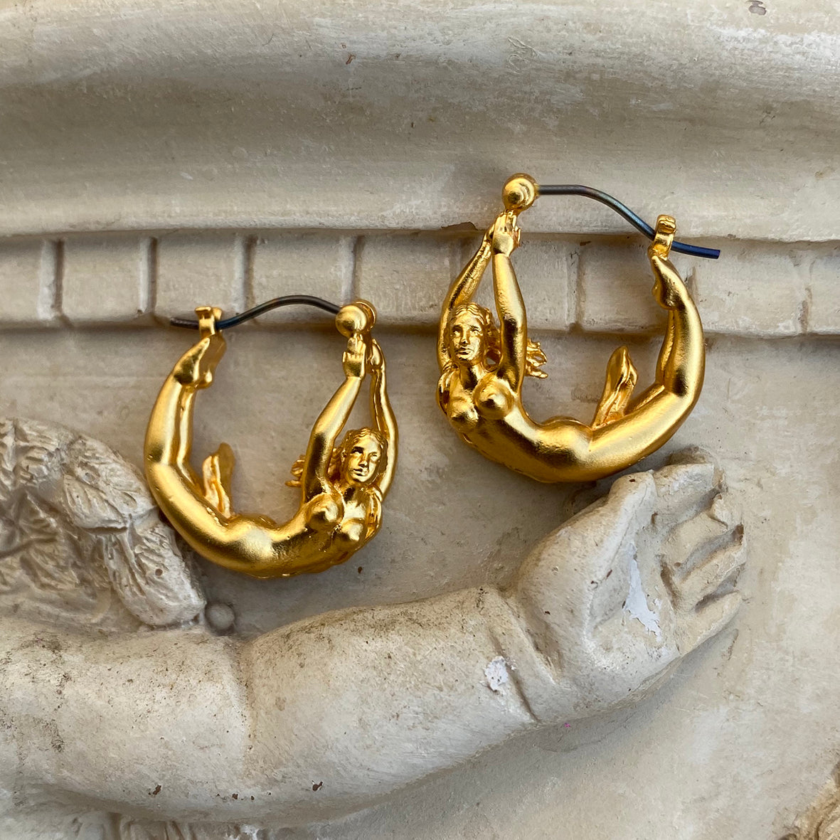 VENUS HOOP EARRINGS